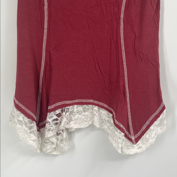 Rust Red Short Sleeve Top with White Lace Detailing - Picture 6 of 7